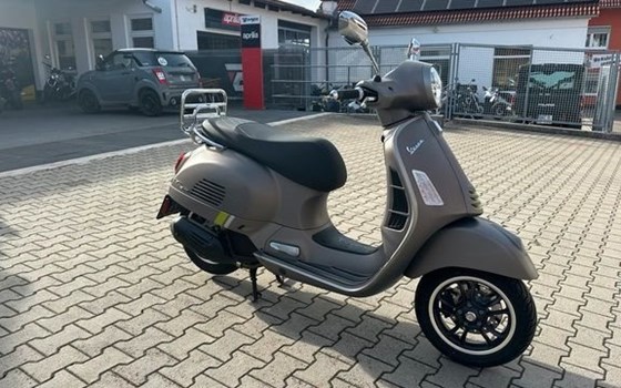 Gebrauchtmotorrad Vespa GTS 125 Super Tech - Bild 1