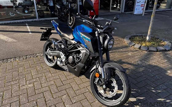 Neufahrzeug Honda CB125R - Bild 2