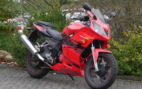 Gebrauchtmotorrad Daelim Roadwin 125 - Bild 3