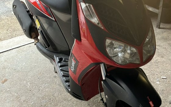 Gebrauchtmotorrad Aprilia Sportcity 300 Cube - Bild 4