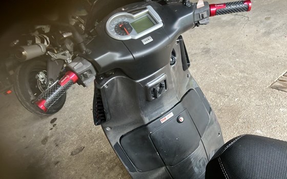Gebrauchtmotorrad Aprilia Sportcity 300 Cube - Bild 2