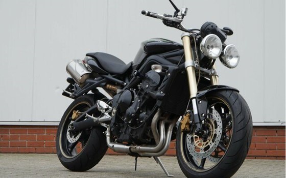 Gebrauchtmotorrad Triumph Street Triple - Bild 2
