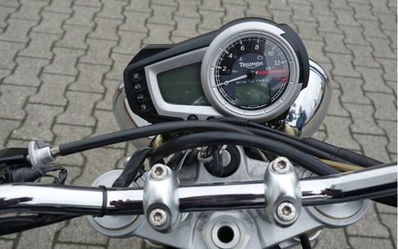 Gebrauchtmotorrad Triumph Street Triple - Bild 21