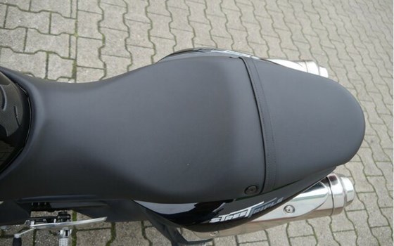 Gebrauchtmotorrad Triumph Street Triple - Bild 24