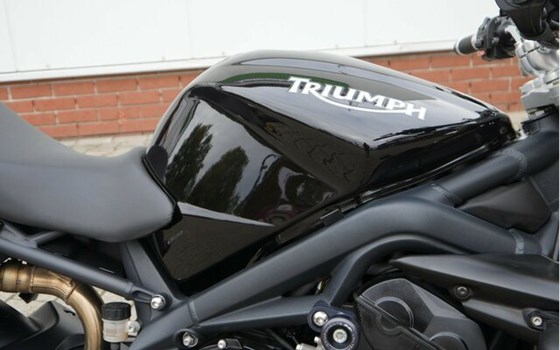 Gebrauchtmotorrad Triumph Street Triple - Bild 5