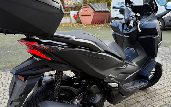 Gebrauchtmotorrad Honda Forza 125 - Bild 10