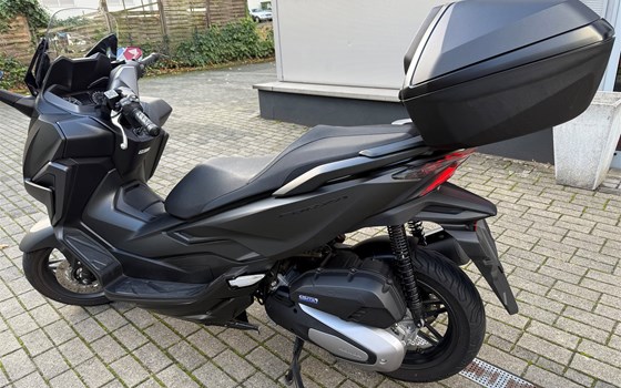 Gebrauchtmotorrad Honda Forza 125 - Bild 6