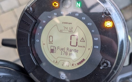 Gebrauchtmotorrad Husqvarna Svartpilen 125 - Bild 11