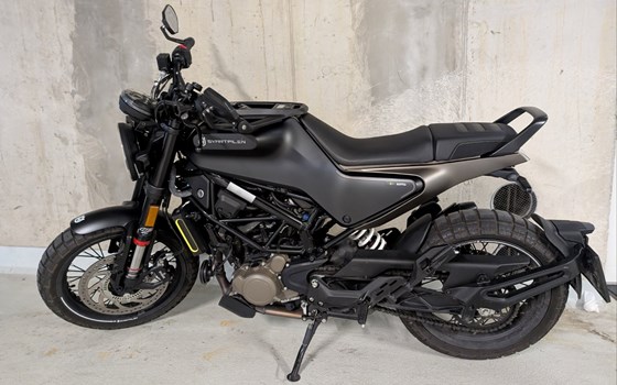 Gebrauchtmotorrad Husqvarna Svartpilen 125 - Bild 6