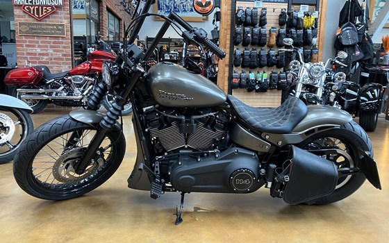 Gebrauchtmotorrad Harley-Davidson Dyna Street Bob Special - Bild 4