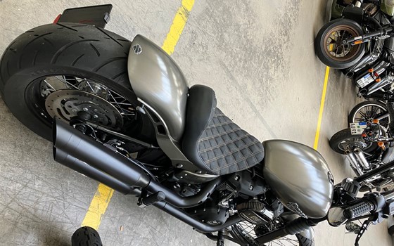 Gebrauchtmotorrad Harley-Davidson Dyna Street Bob Special - Bild 5