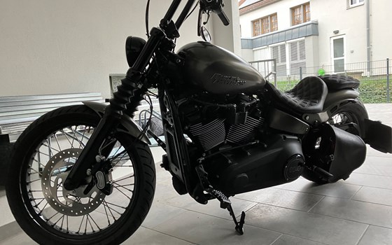 Gebrauchtmotorrad Harley-Davidson Dyna Street Bob Special - Bild 9