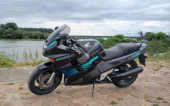 Gebrauchtmotorrad Honda CBR 1000 F - Bild 3