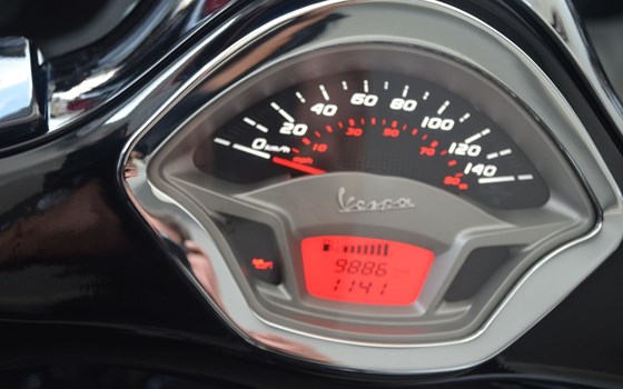 Gebrauchtmotorrad Vespa GTS 300 i.e. - Bild 9