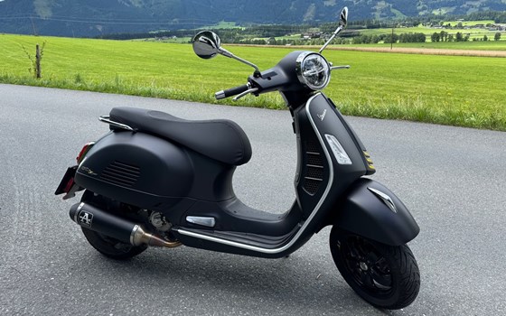 Gebrauchtmotorrad Vespa GTS 300 Super Tech - Bild 1