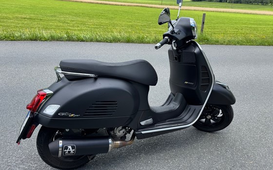 Gebrauchtmotorrad Vespa GTS 300 Super Tech - Bild 2
