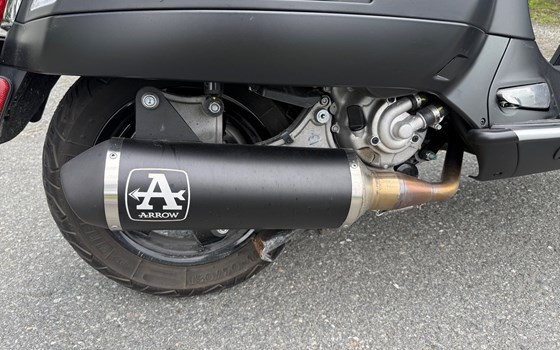 Gebrauchtmotorrad Vespa GTS 300 Super Tech - Bild 6