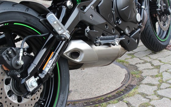 Gebrauchtmotorrad Kawasaki ER-6n - Bild 12