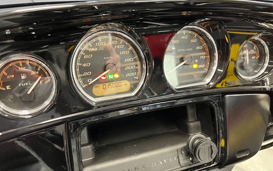 Gebrauchtmotorrad Harley-Davidson Touring Electra Glide Standard FLHT - Bild 8