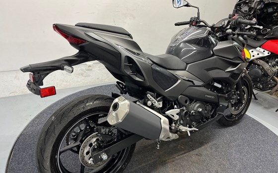 Gebrauchtmotorrad Kawasaki Z7 Hybrid - Bild 11