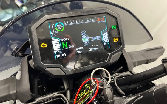 Gebrauchtmotorrad Kawasaki Z7 Hybrid - Bild 8