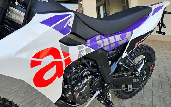 Neufahrzeug Aprilia SX 125 - Bild 20