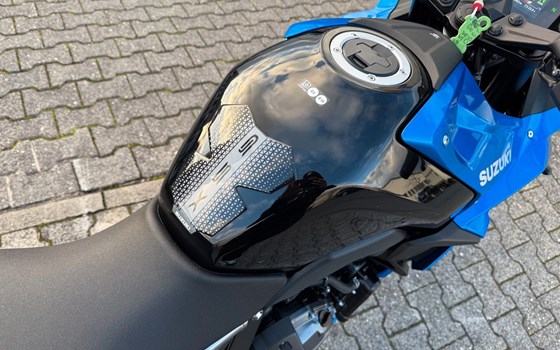 Gebrauchtmotorrad Suzuki GSX-8R - Bild 16