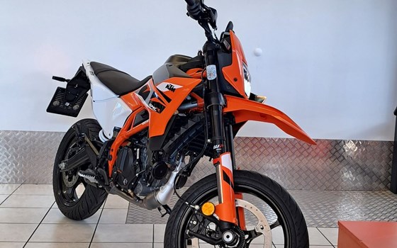 Gebrauchtmotorrad KTM 125 SMC R - Bild 4