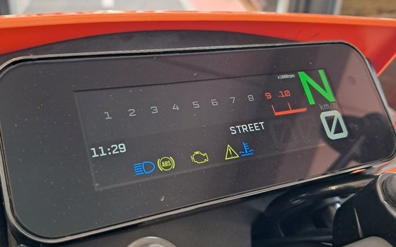 Gebrauchtmotorrad KTM 125 SMC R - Bild 6