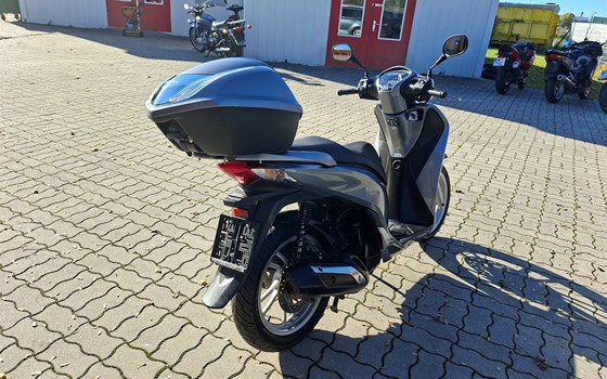 Gebrauchtmotorrad Honda SH125i - Bild 4