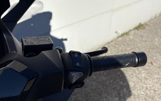 Gebrauchtmotorrad Honda Forza 125 - Bild 9