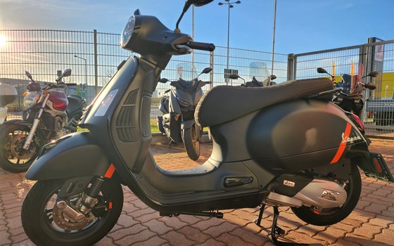 Gebrauchtmotorrad Vespa GTS 125 Super Sport - Bild 3
