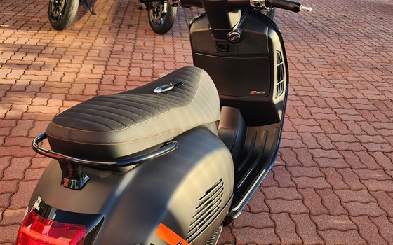 Gebrauchtmotorrad Vespa GTS 125 Super Sport - Bild 6