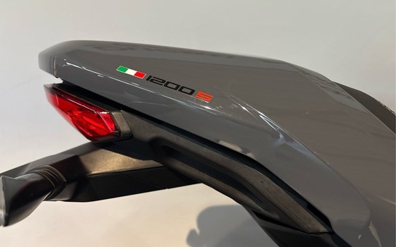 Gebrauchtmotorrad Ducati Monster 1200 S - Bild 3