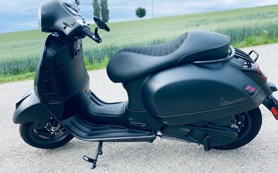 Gebrauchtmotorrad Vespa GTS 300 hpe Super Sport - Bild 3