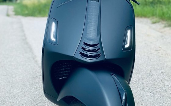Gebrauchtmotorrad Vespa GTS 300 hpe Super Sport - Bild 4