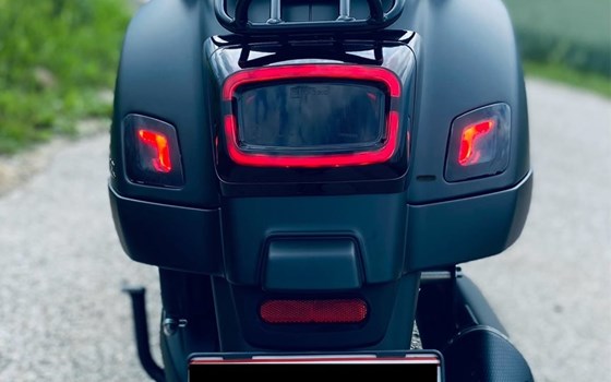 Gebrauchtmotorrad Vespa GTS 300 hpe Super Sport - Bild 6