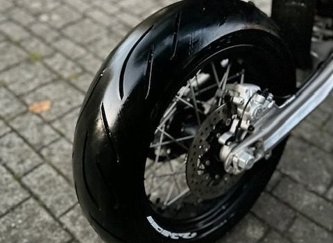 Motorrad Occasion KTM 690 SMC R - Bild 10