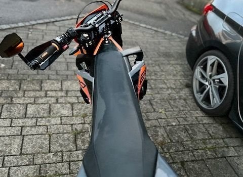 Motorrad Occasion KTM 690 SMC R - Bild 13