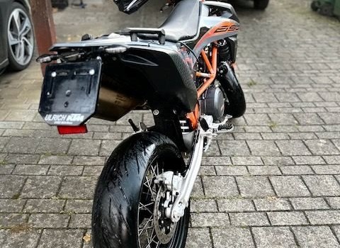 Motorrad Occasion KTM 690 SMC R - Bild 5