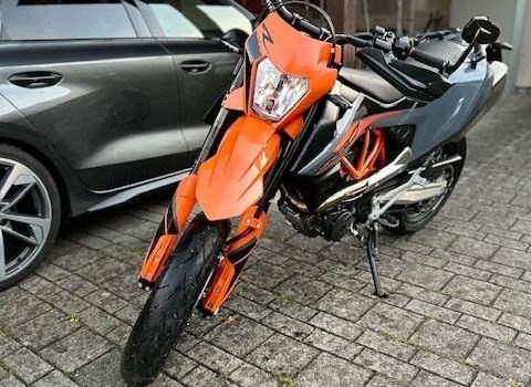 Motorrad Occasion KTM 690 SMC R - Bild 6