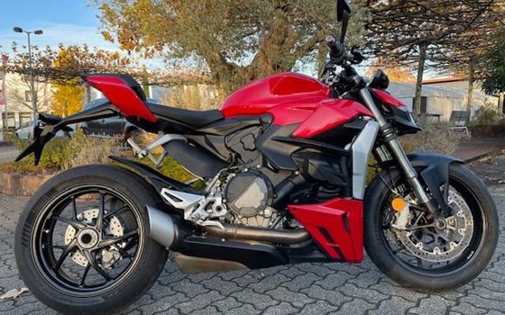 Gebrauchtmotorrad Ducati Streetfighter V2 - Bild 1