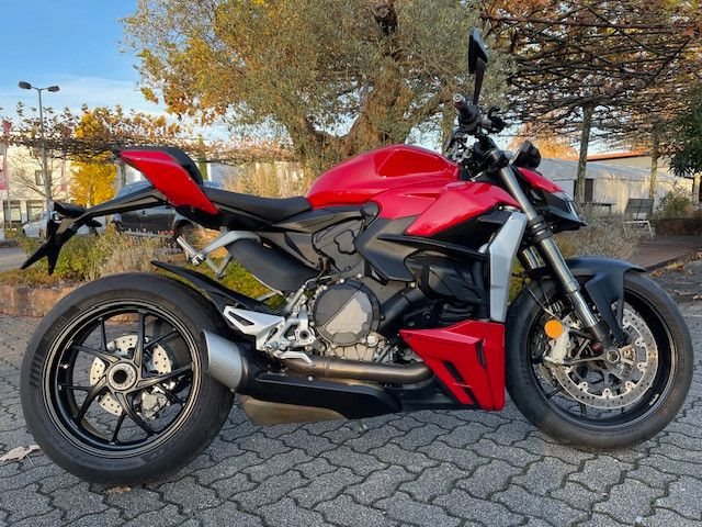 Ducati Streetfighter V2