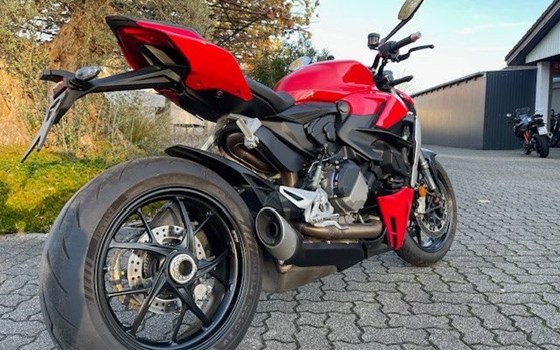 Gebrauchtmotorrad Ducati Streetfighter V2 - Bild 4