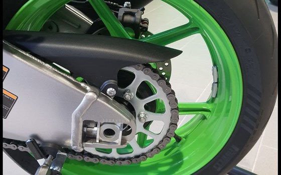 Gebrauchtmotorrad Kawasaki Ninja ZX-6R 40th Anniversary Edition - Bild 11