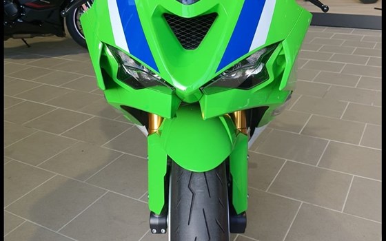 Gebrauchtmotorrad Kawasaki Ninja ZX-6R 40th Anniversary Edition - Bild 13