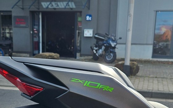 Gebrauchtmotorrad Kawasaki Ninja ZX-10R - Bild 3