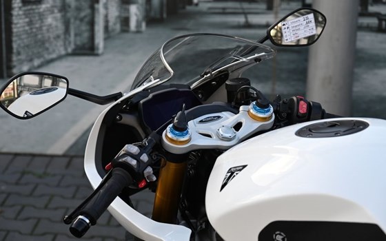 Gebrauchtmotorrad Triumph Speed Triple 1200 RR - Bild 11