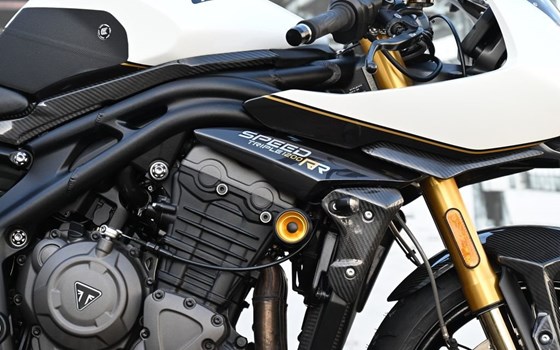 Gebrauchtmotorrad Triumph Speed Triple 1200 RR - Bild 2