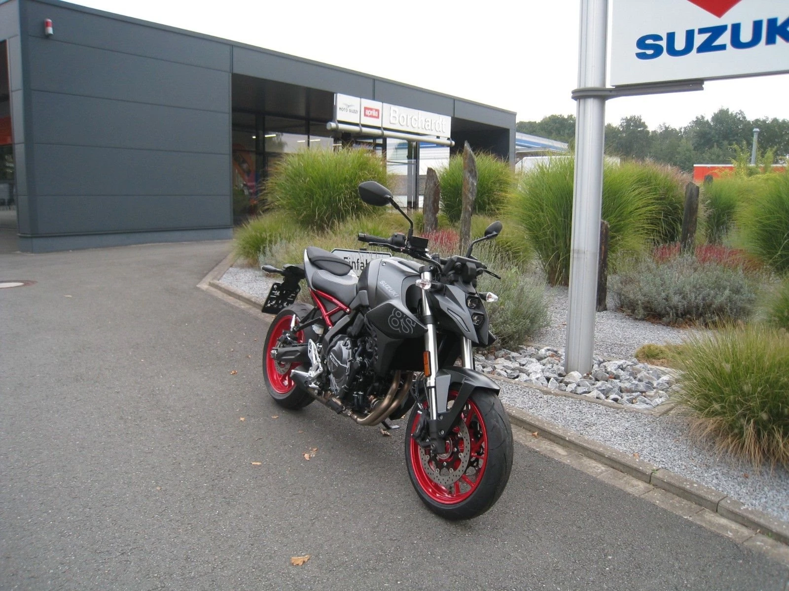 Suzuki GSX-8S